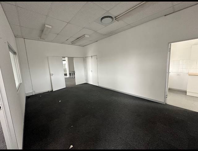 158M² OFFICE TO LET IN CENTURY CITY